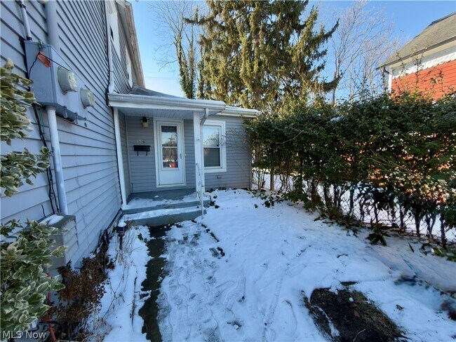 Foto del edificio - 142 1/2 Beaver Ct