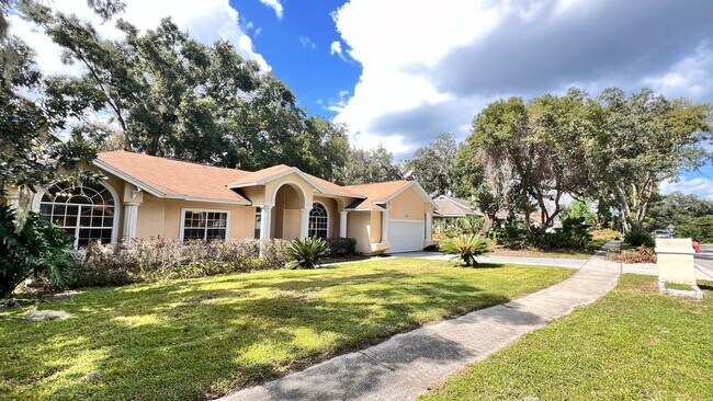 Building Photo - BEAUTIFUL 3 Bed and 2 Bath home in APOPKA!!