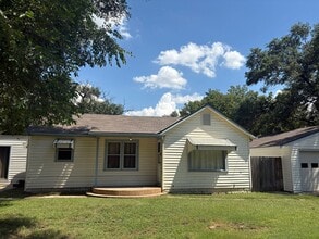 Building Photo - 2944 N Coolidge Ave
