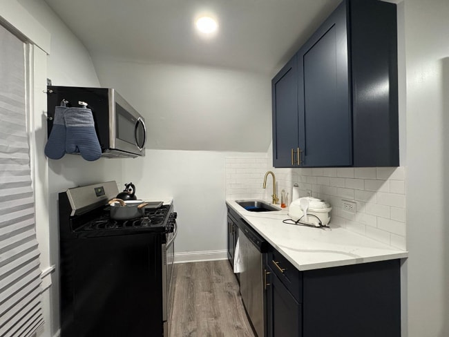 Photo - 3111 N Clifton Ave Apartment