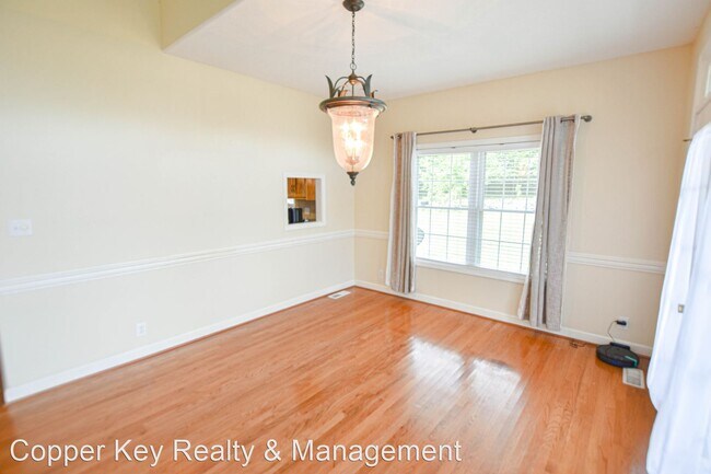 Building Photo - 3 br, 2.5 bath House - 1032 Haggard Drive