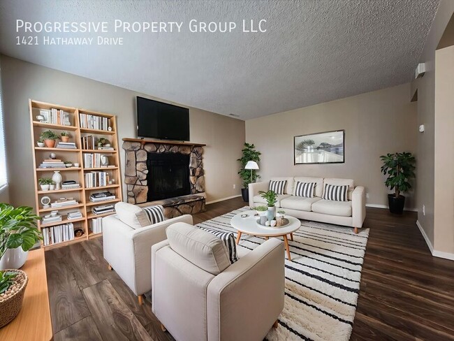 Photo - 1421 Hathaway Dr Apartment
