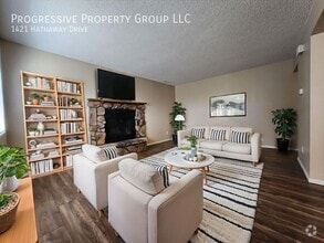 Building Photo - 1421 Hathaway Dr