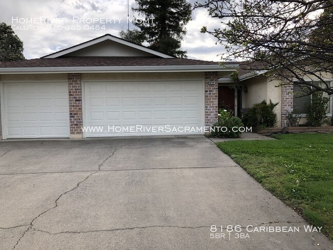 Foto del edificio - 5 Bedroom house-New Paint-Huge Yard!