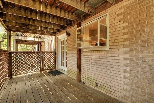 Foto del edificio - 910 E 32nd St