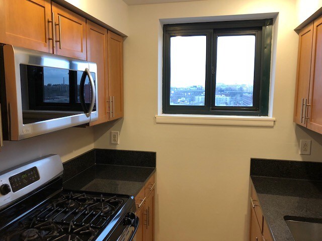 Kitchen - 205 10th St