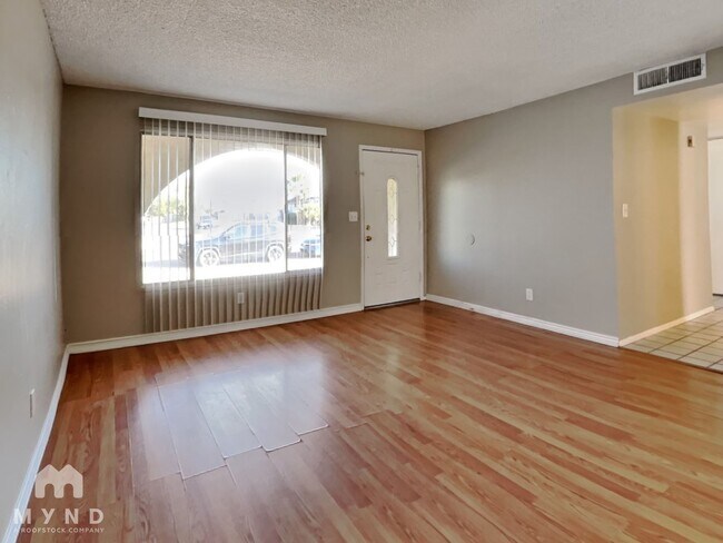 Foto del edificio - 4045 E Nancy Ln