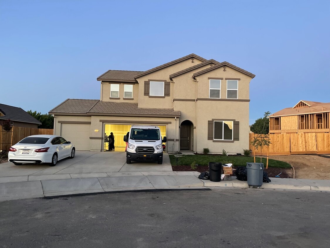 1028 Shoji Ct, Livingston, CA 95334 House Rental in Livingston, CA