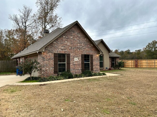 Building Photo - 1100 Bear Creek