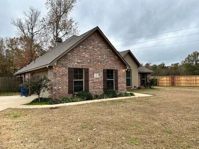 Foto del edificio - Large lot in Haughton... Close to I-20
