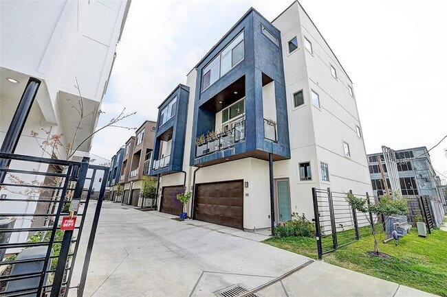 Foto del edificio - 3223 Garrow St