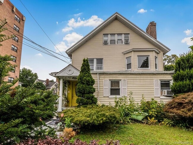 Building Photo - 45 Bayley Ave