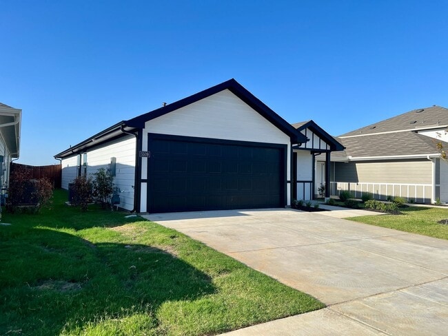 Foto del edificio - 5529 Rollins Dr