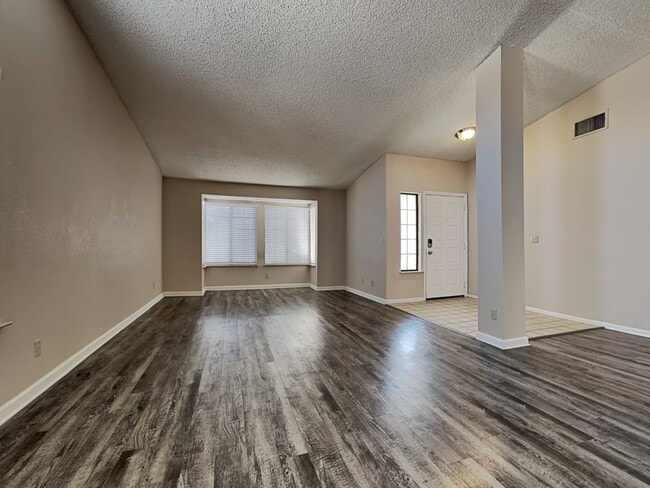 Building Photo - 3121 Autumn Leaf Ct