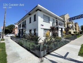 Building Photo - 326 Cherry Ave