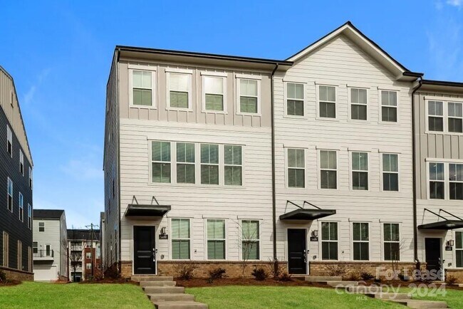 Foto del edificio - 5030 Ragsdale Dr