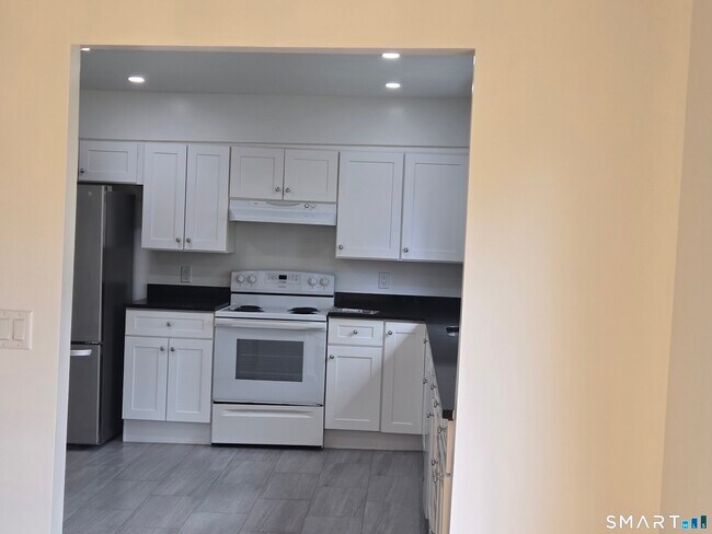 Foto del edificio - 17 Loughran Ave