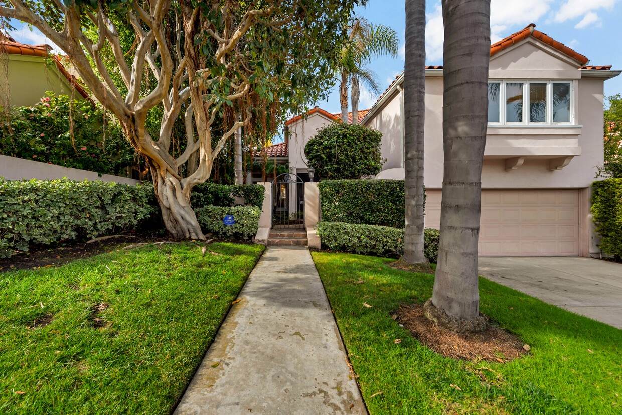 Primary Photo - 13093 Caminito Pointe Del Mar