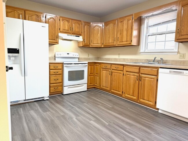 Building Photo - 66 Park Ave