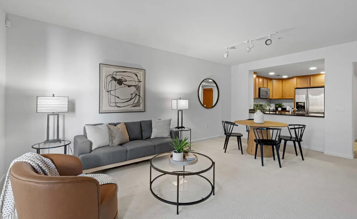 Foto principal - "Chic & Spacious 1-Bedroom Retreat with Ce...
