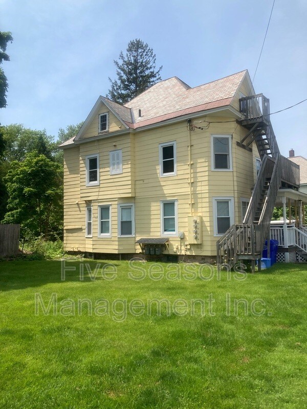 19 Fletcher Pl, Burlington, VT 05401 Condo for Rent in Burlington, VT