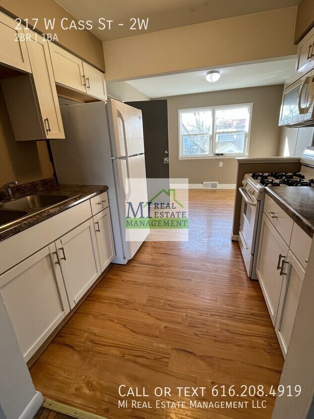 Foto principal - 217 W Cass St