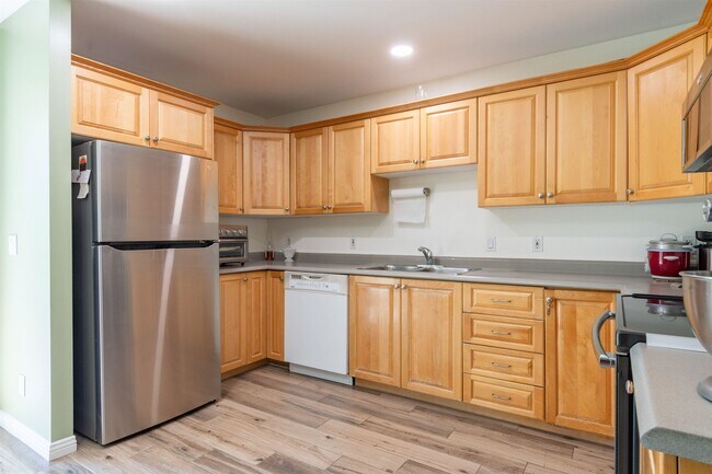 Building Photo - 6 Intervale Ct