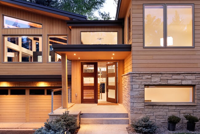 Building Photo - 745 Castle Creek Dr