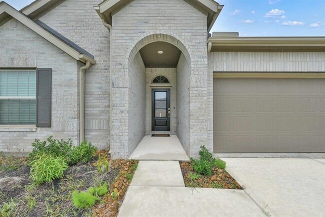 Building Photo - 936 Pickering Oak Row