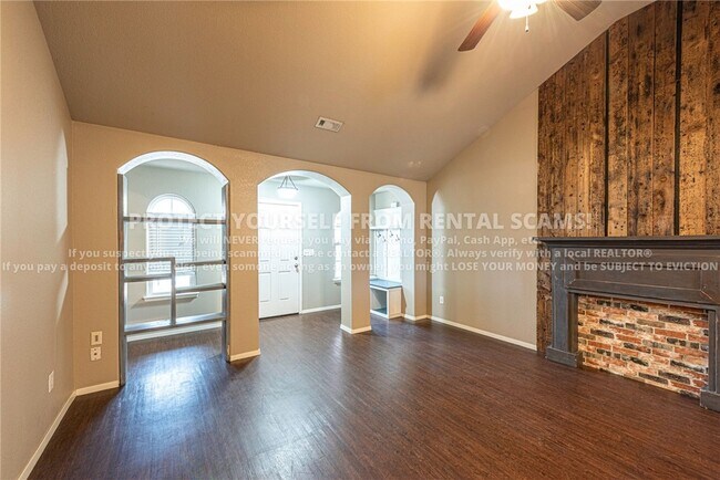 Foto del edificio - 1336 S Splash Dr