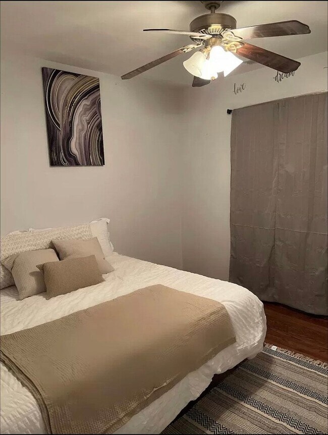 Foto del edificio - 4954 W Cullom Ave