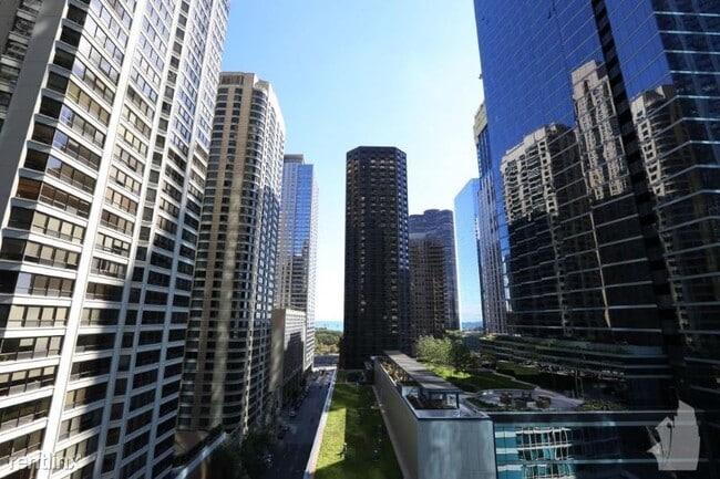 Building Photo - 355 E Ohio St