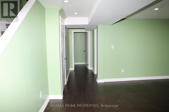 Building Photo - 127 Gennela Square