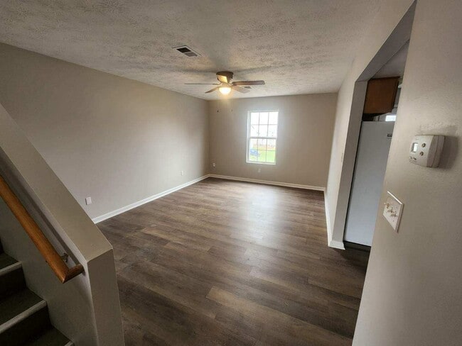 Foto del edificio - 113 Karen Ct