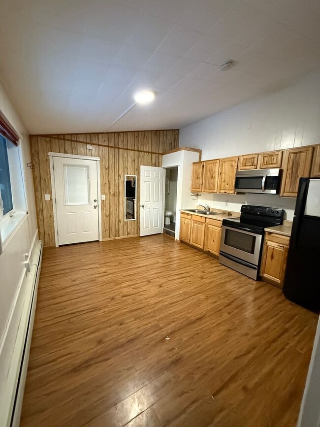 Foto del edificio - 1315 Ballaine Rd