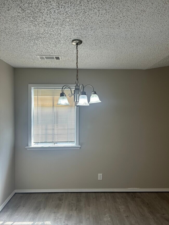 Building Photo - 3332 S 141st E Ave