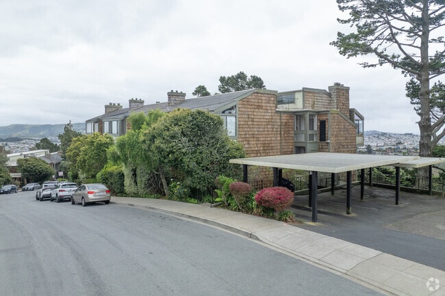 Building Photo - Goldmine Hill Condominium
