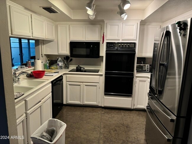 Building Photo - 7908 E Solano Dr