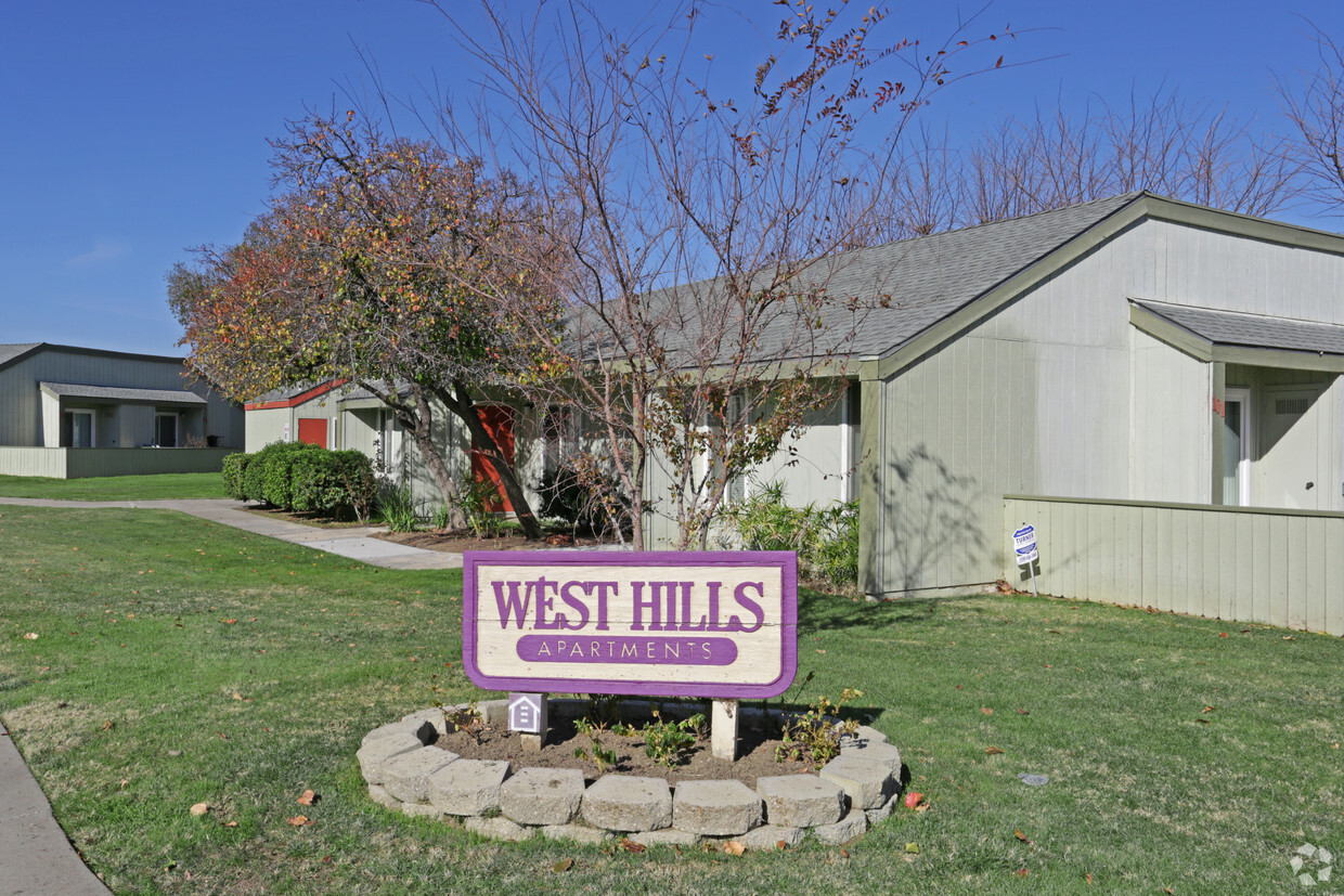 Foto principal - West Hills Apartments