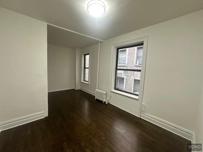 Building Photo - 1427 York Ave
