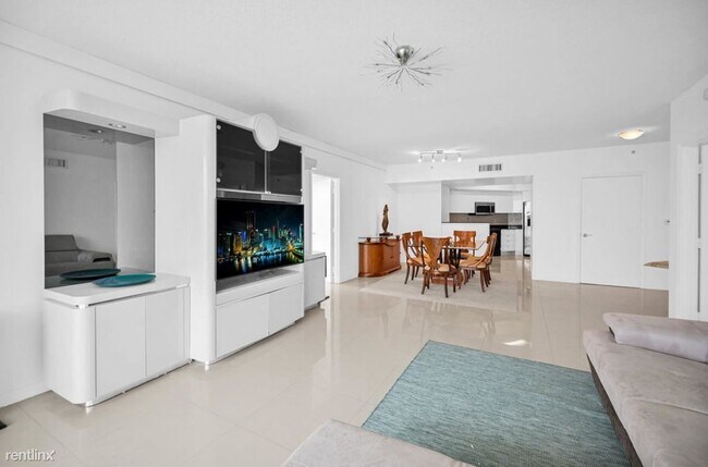 Foto del edificio - 2 br, 3.5 bath Condo - 16699 Collins Ave A...