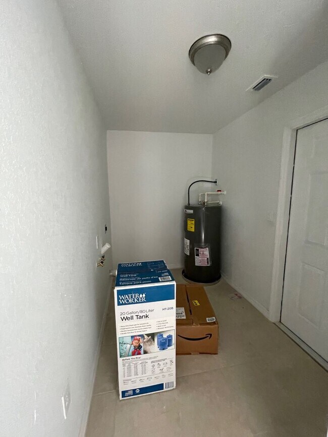 Foto del edificio - 3055 Morning Glory Dr