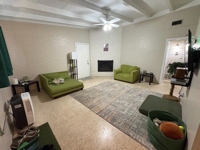 Foto del edificio - 1211 Friendship Ave