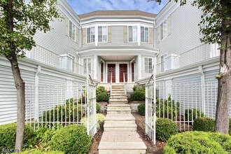 Building Photo - 264 Riveredge Dr