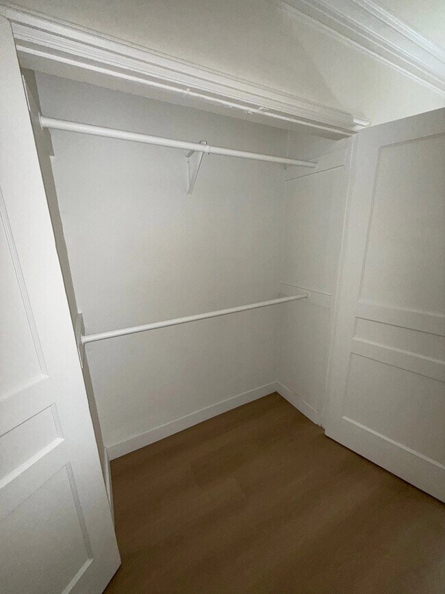 Foto del edificio - 346 N Palm Dr