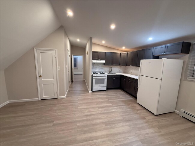 Foto del edificio - 1158 Laidlaw Ave