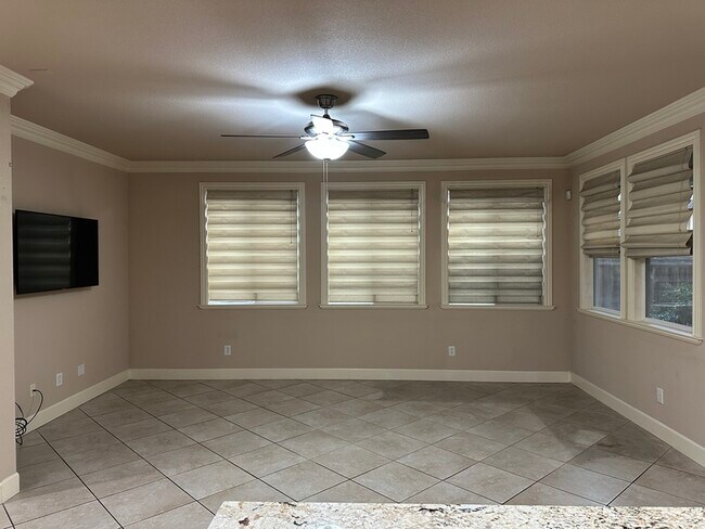 Building Photo - 3252 Prospect Park Dr