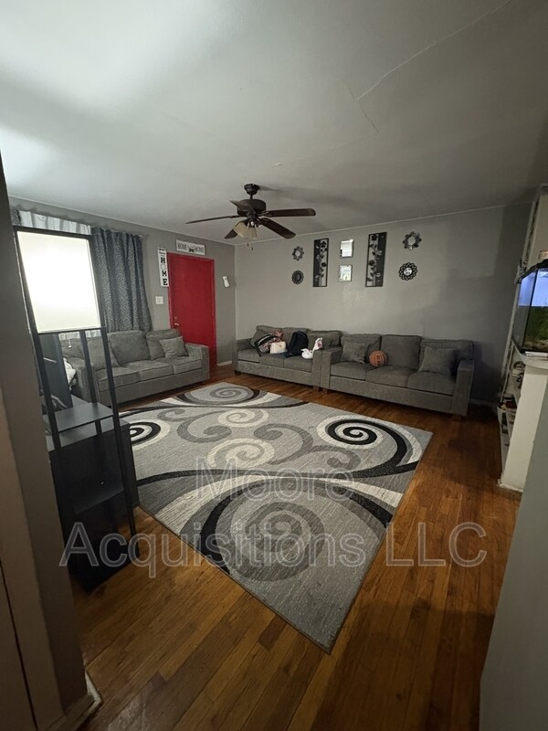 Foto del edificio - 1047 W Star St