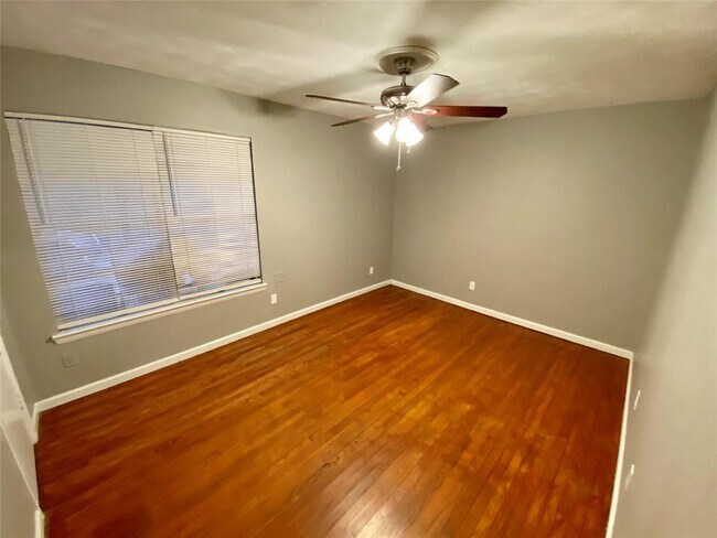 Building Photo - 7715 Claremont Dr