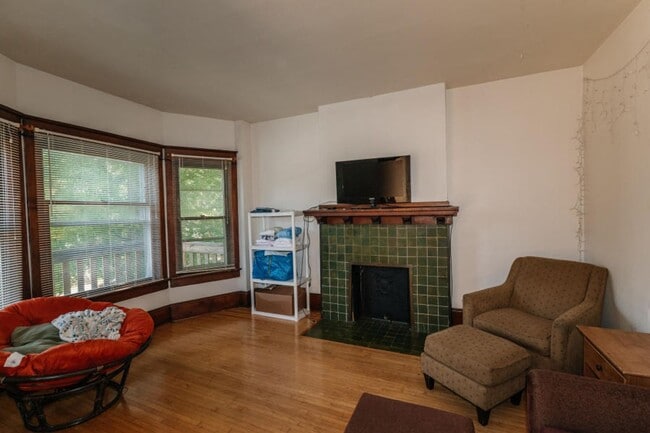 Building Photo - Farwell House